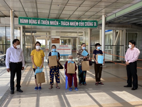 Hai bệnh nhân cuối xuất viện, Quảng Nam sạch bóng COVID-19 - Ảnh 1. Hai bệnh nhân cuối xuất viện, Quảng Nam sạch bóng COVID-19 - Ảnh 1.