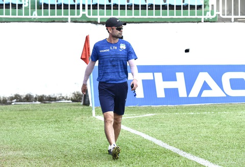 Tân HLV trưởng Hoàng Anh Gia Lai: ‘Tôi hào hứng đối mặt với thách thức’ - Ảnh 4. Tân HLV trưởng Hoàng Anh Gia Lai: ‘Tôi hào hứng đối mặt với thách thức’ - Ảnh 4.