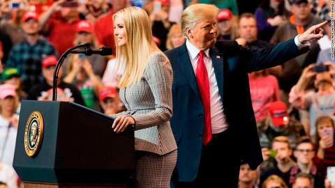 Ông Trump từng muốn chọn con gái Ivanka làm phó tổng thống? - Ảnh 1. Ông Trump từng muốn chọn con gái Ivanka làm phó tổng thống? - Ảnh 1.