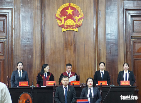 Cựu giám đốc Công ty Lương thực Trà Vinh lãnh 30 năm tù - Ảnh 2. Cựu giám đốc Công ty Lương thực Trà Vinh lãnh 30 năm tù - Ảnh 2.