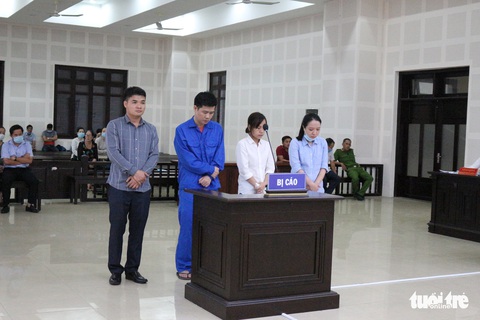 Tham ô hơn 9,5 tỉ đồng của công ty sữa, 4 bị cáo lãnh án - Ảnh 1. Tham ô hơn 9,5 tỉ đồng của công ty sữa, 4 bị cáo lãnh án - Ảnh 1.