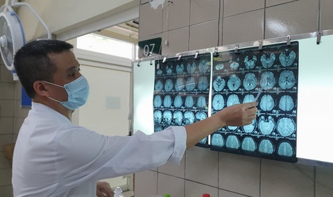 13 người ngộ độc thiếc khi làm việc: Bệnh nghề nghiệp mới ở Việt Nam? - Ảnh 1. 13 người ngộ độc thiếc khi làm việc: Bệnh nghề nghiệp mới ở Việt Nam? - Ảnh 1.