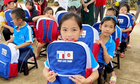 Quỹ Hiểu về trái tim mang quà Trung thu đến với trẻ em Đắk Lắk - Ảnh 4. Quỹ Hiểu về trái tim mang quà Trung thu đến với trẻ em Đắk Lắk - Ảnh 4.