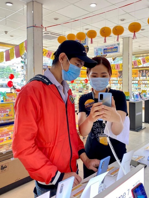 Realme 7 series đạt mốc 3.600 đơn đặt hàng chỉ trong 4 ngày - Ảnh 4. Realme 7 series đạt mốc 3.600 đơn đặt hàng chỉ trong 4 ngày - Ảnh 4.