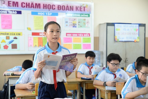 Sách giáo dục bị in giả tràn lan - Ảnh 1. Sách giáo dục bị in giả tràn lan - Ảnh 1.