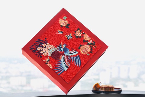 Khám phá “bánh trung thu chọc trời” tại Vinpearl Luxury Landmark 81 - Ảnh 7. Khám phá “bánh trung thu chọc trời” tại Vinpearl Luxury Landmark 81 - Ảnh 7.