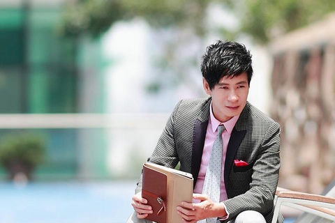 Xử tranh chấp bản quyền bài thơ Gánh mẹ: Phía Lý Hải bức xúc vì tòa lại hoãn - Ảnh 1. Xử tranh chấp bản quyền bài thơ Gánh mẹ: Phía Lý Hải bức xúc vì tòa lại hoãn - Ảnh 1.