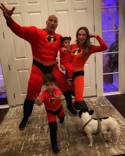 Người hùng cơ bắp Hollywood Dwayne Johnson và gia đình mắc COVID-19 - Ảnh 1. Người hùng cơ bắp Hollywood Dwayne Johnson và gia đình mắc COVID-19 - Ảnh 1.