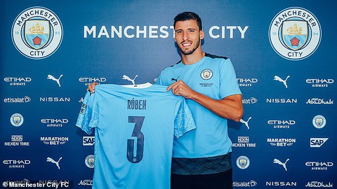 Man City gia cố hàng phòng ngự bằng trung vệ trị giá 68 triệu euro - Ảnh 1. Man City gia cố hàng phòng ngự bằng trung vệ trị giá 68 triệu euro - Ảnh 1.