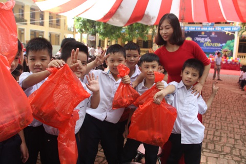 Xe đạp, trống Đội cùng trẻ em vui Trung thu - Ảnh 6. Xe đạp, trống Đội cùng trẻ em vui Trung thu - Ảnh 6.