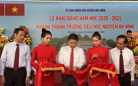 TP.HCM: Trường đầu tiên khai giảng năm học mới - Ảnh 1. TP.HCM: Trường đầu tiên khai giảng năm học mới - Ảnh 1.