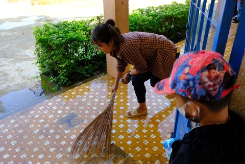 Tất bật chuẩn bị lễ khai giảng ở vùng dịch chồng dịch - Ảnh 4. Tất bật chuẩn bị lễ khai giảng ở vùng dịch chồng dịch - Ảnh 4.