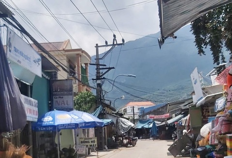 Người dân Huế tố hóa đơn điện vọt lên 30-70%, phía điện nói do nóng và dịch - Ảnh 1. Người dân Huế tố hóa đơn điện vọt lên 30-70%, phía điện nói do nóng và dịch - Ảnh 1.