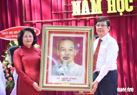 Gần 23 triệu học sinh cả nước khai giảng năm học mới - Ảnh 3. Gần 23 triệu học sinh cả nước khai giảng năm học mới - Ảnh 3.
