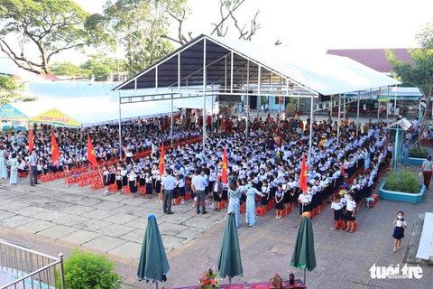 Gần 23 triệu học sinh cả nước khai giảng năm học mới - Ảnh 15. Gần 23 triệu học sinh cả nước khai giảng năm học mới - Ảnh 15.