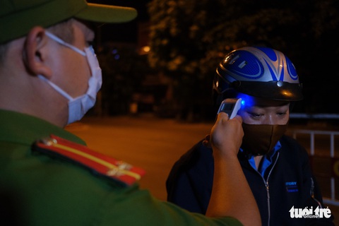 Xe máy, xe hơi cá nhân đã ra vào Đà Nẵng từ 0h ngày 5-9 - Ảnh 4. Xe máy, xe hơi cá nhân đã ra vào Đà Nẵng từ 0h ngày 5-9 - Ảnh 4.