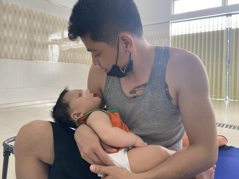 53 trẻ em từ Hàn Quốc về nước không đi cùng cha mẹ, vô khu cách ly 1 mình - Ảnh 1. 53 trẻ em từ Hàn Quốc về nước không đi cùng cha mẹ, vô khu cách ly 1 mình - Ảnh 1.