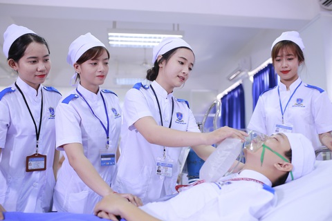 Khi đại học được gắn sao - Ảnh 1. Khi đại học được gắn sao - Ảnh 1.