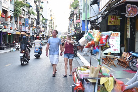 Bar, vũ trường ở Sài Gòn nhộn nhịp ‘sáng đèn, lên nhạc’ trở lại - Ảnh 5. Bar, vũ trường ở Sài Gòn nhộn nhịp ‘sáng đèn, lên nhạc’ trở lại - Ảnh 5.