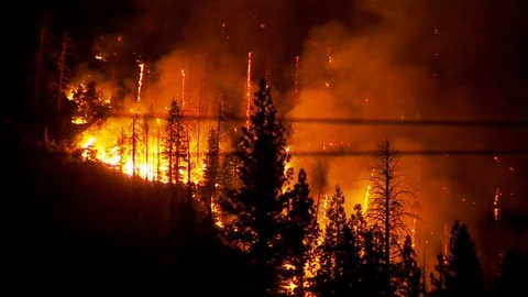 Bang California ban bố tình trạng khẩn cấp tại 5 quận vì cháy rừng - Ảnh 4. Bang California ban bố tình trạng khẩn cấp tại 5 quận vì cháy rừng - Ảnh 4.