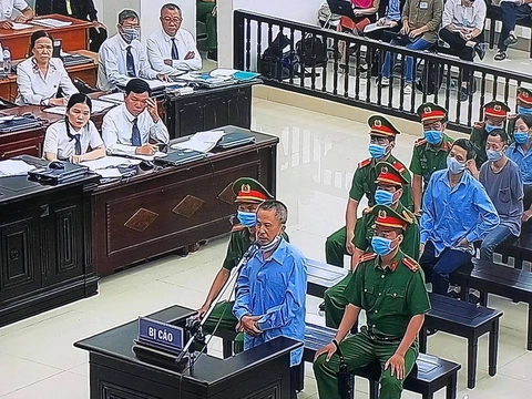 Vụ án Đồng Tâm: Bị cáo hối hận xin lỗi gia đình 3 chiến sĩ công an hi sinh - Ảnh 3. Vụ án Đồng Tâm: Bị cáo hối hận xin lỗi gia đình 3 chiến sĩ công an hi sinh - Ảnh 3.