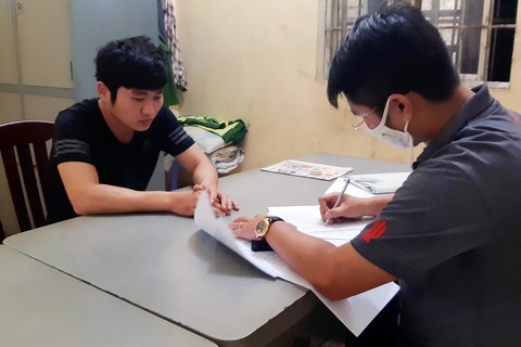 Nghi phạm đâm chết nam thanh niên trong công viên ra đầu thú - Ảnh 1. Nghi phạm đâm chết nam thanh niên trong công viên ra đầu thú - Ảnh 1.