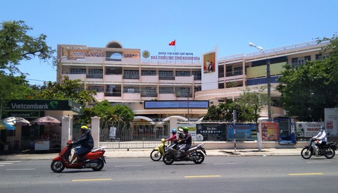 Nhà thiếu nhi không yên trên đất vàng - Ảnh 1. Nhà thiếu nhi không yên trên đất vàng - Ảnh 1.