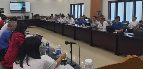 Vì sao doanh nghiệp xuất khẩu ít gửi hàng hóa qua đường sắt, hàng không? - Ảnh 1. Vì sao doanh nghiệp xuất khẩu ít gửi hàng hóa qua đường sắt, hàng không? - Ảnh 1.