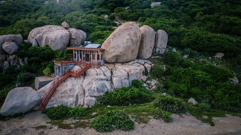 Ngắm ngôi nhà Anh hùng xây trên vách đá Ninh Thuận - Ảnh 2. Ngắm ngôi nhà Anh hùng xây trên vách đá Ninh Thuận - Ảnh 2.
