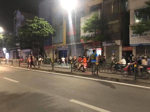 Người bạo hành con gái 6 tuổi đã trốn thoát sau cuộc vây bắt ở Hà Nội - Ảnh 1. Người bạo hành con gái 6 tuổi đã trốn thoát sau cuộc vây bắt ở Hà Nội - Ảnh 1.