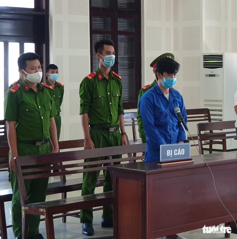 Chồng hờ hiếp dâm 2 con riêng của vợ lãnh 28 năm tù - Ảnh 1. Chồng hờ hiếp dâm 2 con riêng của vợ lãnh 28 năm tù - Ảnh 1.