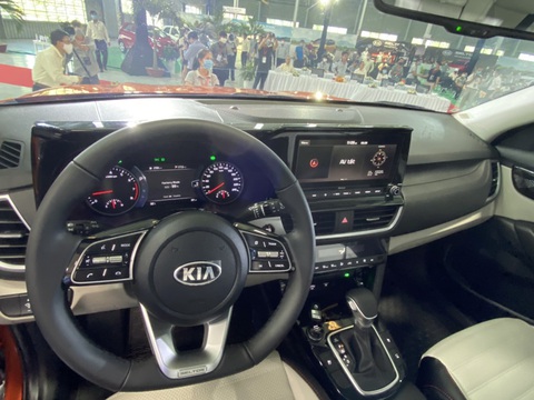 KIA Seltos, mẫu xe SUV đầu tiên của thế hệ sản phẩm mới của KIA giá chỉ từ 589 triệu đồng - Ảnh 4. KIA Seltos, mẫu xe SUV đầu tiên của thế hệ sản phẩm mới của KIA giá chỉ từ 589 triệu đồng - Ảnh 4.