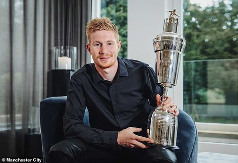 De Bruyne hoàn tất cú đúp danh hiệu Cầu thủ xuất sắc nhất mùa giải 2019-2020 - Ảnh 1. De Bruyne hoàn tất cú đúp danh hiệu Cầu thủ xuất sắc nhất mùa giải 2019-2020 - Ảnh 1.