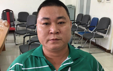 Nhắc nhở quán ăn mở quá giờ, đại úy công an bị đánh nhập viện - Ảnh 1. Nhắc nhở quán ăn mở quá giờ, đại úy công an bị đánh nhập viện - Ảnh 1.