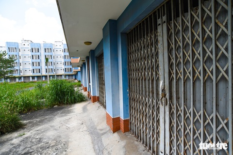 Cận cảnh những khu tái định cư rất ít người... tái định cư ở TP.HCM - Ảnh 3. Cận cảnh những khu tái định cư rất ít người... tái định cư ở TP.HCM - Ảnh 3.