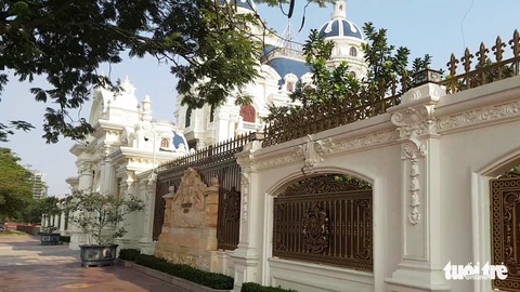 Những lâu đài hoành tráng của đại gia xăng dầu Ngô Văn Phát vừa bị bắt - Ảnh 8. Những lâu đài hoành tráng của đại gia xăng dầu Ngô Văn Phát vừa bị bắt - Ảnh 8.