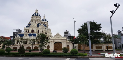 Những lâu đài hoành tráng của đại gia xăng dầu Ngô Văn Phát vừa bị bắt - Ảnh 6. Những lâu đài hoành tráng của đại gia xăng dầu Ngô Văn Phát vừa bị bắt - Ảnh 6.