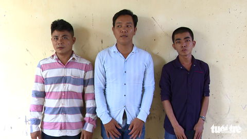 Bắt nhóm chuyên đi cưỡng đoạt tiền của các chủ xe đưa rước công nhân - Ảnh 2. Bắt nhóm chuyên đi cưỡng đoạt tiền của các chủ xe đưa rước công nhân - Ảnh 2.