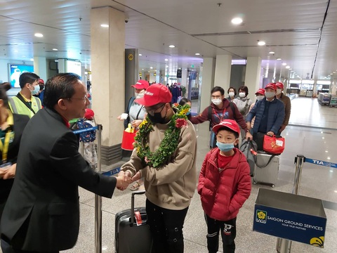 Du khách xông đất TP.HCM đầu năm được chào đón nồng hậu và nhận vé khứ hồi - Ảnh 2. Du khách xông đất TP.HCM đầu năm được chào đón nồng hậu và nhận vé khứ hồi - Ảnh 2.
