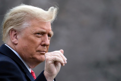 Ông Trump gia hạn lệnh ngăn cấp thẻ xanh thêm 3 tháng để bảo vệ lao động trong nước - Ảnh 1. Ông Trump gia hạn lệnh ngăn cấp thẻ xanh thêm 3 tháng để bảo vệ lao động trong nước - Ảnh 1.
