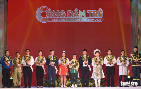 Vinh danh 12 công dân trẻ tiêu biểu TP.HCM 2020: Những bông hoa tỏa sáng - Ảnh 1. Vinh danh 12 công dân trẻ tiêu biểu TP.HCM 2020: Những bông hoa tỏa sáng - Ảnh 1.