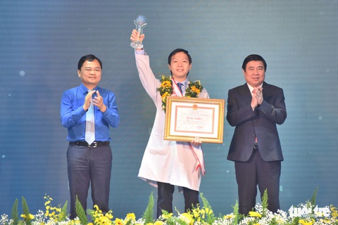 Vinh danh 12 công dân trẻ tiêu biểu TP.HCM 2020: Những bông hoa tỏa sáng - Ảnh 3. Vinh danh 12 công dân trẻ tiêu biểu TP.HCM 2020: Những bông hoa tỏa sáng - Ảnh 3.