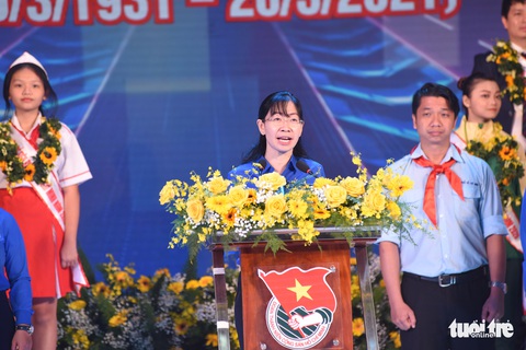 Vinh danh 12 công dân trẻ tiêu biểu TP.HCM 2020: Những bông hoa tỏa sáng - Ảnh 8. Vinh danh 12 công dân trẻ tiêu biểu TP.HCM 2020: Những bông hoa tỏa sáng - Ảnh 8.