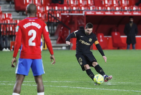 Messi sút phạt tinh quái giúp Barca thắng trận thứ 3 liên tiếp - Ảnh 3. Messi sút phạt tinh quái giúp Barca thắng trận thứ 3 liên tiếp - Ảnh 3.