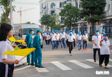 Đi bộ đồng hành Thủ Đức nghĩa tình, quyên góp hơn 3,9 tỉ đồng ủng hộ người nghèo - Ảnh 6. Đi bộ đồng hành Thủ Đức nghĩa tình, quyên góp hơn 3,9 tỉ đồng ủng hộ người nghèo - Ảnh 6.