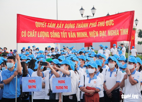 Đi bộ đồng hành Thủ Đức nghĩa tình, quyên góp hơn 3,9 tỉ đồng ủng hộ người nghèo - Ảnh 3. Đi bộ đồng hành Thủ Đức nghĩa tình, quyên góp hơn 3,9 tỉ đồng ủng hộ người nghèo - Ảnh 3.