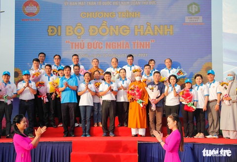 Đi bộ đồng hành Thủ Đức nghĩa tình, quyên góp hơn 3,9 tỉ đồng ủng hộ người nghèo - Ảnh 5. Đi bộ đồng hành Thủ Đức nghĩa tình, quyên góp hơn 3,9 tỉ đồng ủng hộ người nghèo - Ảnh 5.