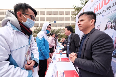 Tư vấn tuyển sinh ở Thanh Hóa: Muốn vào ngành hot, chuẩn bị học phí và học cật lực - Ảnh 4. Tư vấn tuyển sinh ở Thanh Hóa: Muốn vào ngành hot, chuẩn bị học phí và học cật lực - Ảnh 4.