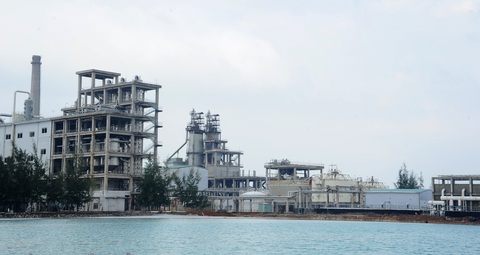 Đắp chiếu, nhà máy Soda Chu Lai vẫn còn nợ thuế hơn 70 tỉ đồng - Ảnh 2. Đắp chiếu, nhà máy Soda Chu Lai vẫn còn nợ thuế hơn 70 tỉ đồng - Ảnh 2.