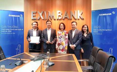 Eximbank nhận giải thưởng thanh toán quốc tế xuất sắc - Ảnh 1. Eximbank nhận giải thưởng thanh toán quốc tế xuất sắc - Ảnh 1.